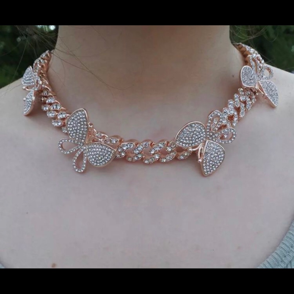 Crystal stansteel butterfly necklace